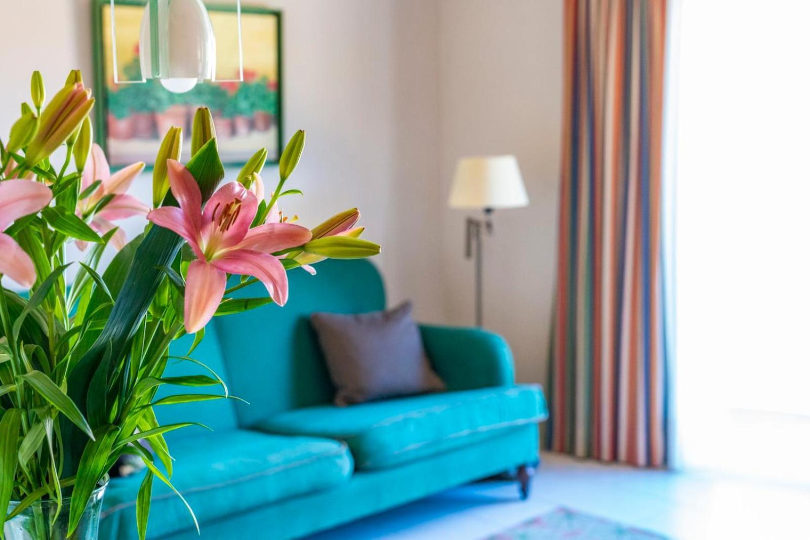Apartaments Suites Sant Jordi モントブリオ・デル・カンプ エクステリア 写真