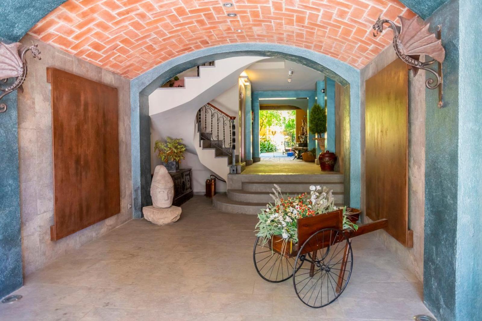 Apartaments Suites Sant Jordi モントブリオ・デル・カンプ エクステリア 写真