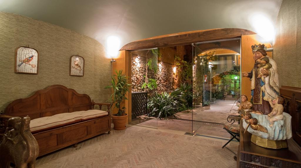 Apartaments Suites Sant Jordi モントブリオ・デル・カンプ エクステリア 写真