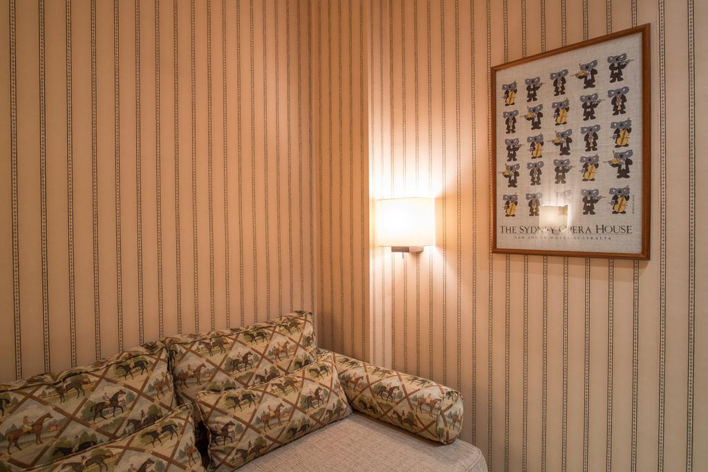 Apartaments Suites Sant Jordi モントブリオ・デル・カンプ エクステリア 写真